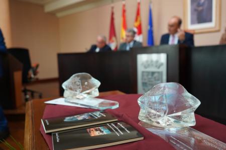 Imagen La Diputación entregará el día 14 el Premio de Poesía Gil de Biedma y sus accésits en un acto privado que será retransmitido por Internet